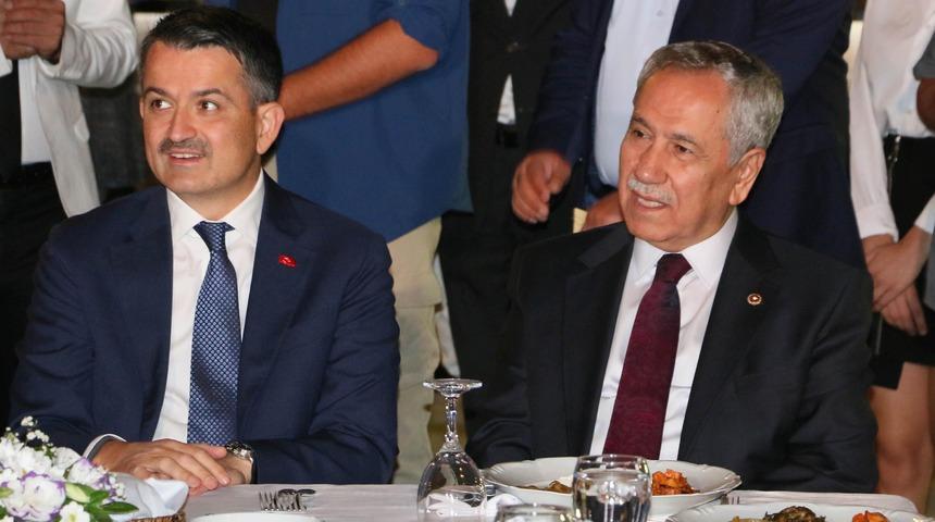 Bakan Pakdemirli, 'Baba Dostları ile Buluşma' yemeğine katıldı