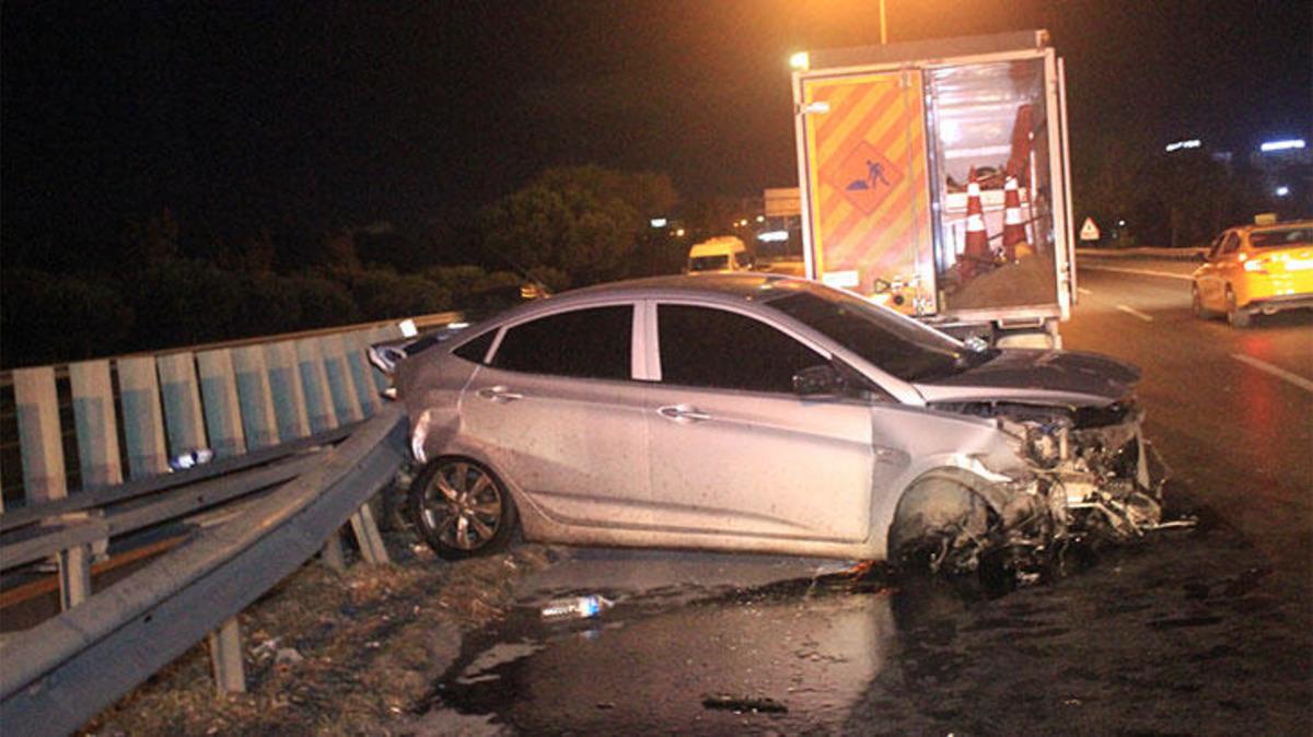 Otoyolu savaş alanına &ccedil;evirdi! İstanbul'da feci kaza!