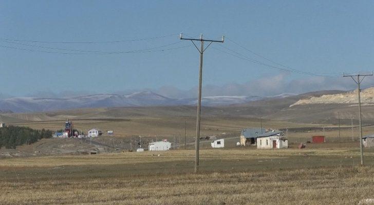 Kars'a mevsimin ilk karı düştü! Vatandaşlar şaşkına döndü G4