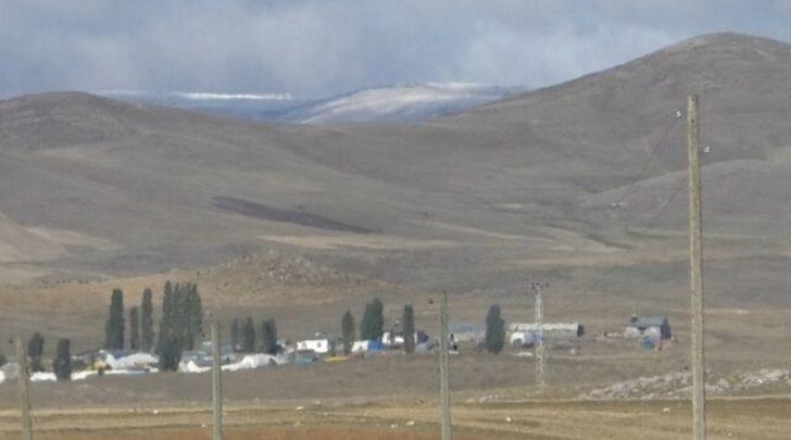 Kars'a mevsimin ilk karı düştü! Vatandaşlar şaşkına döndü G1