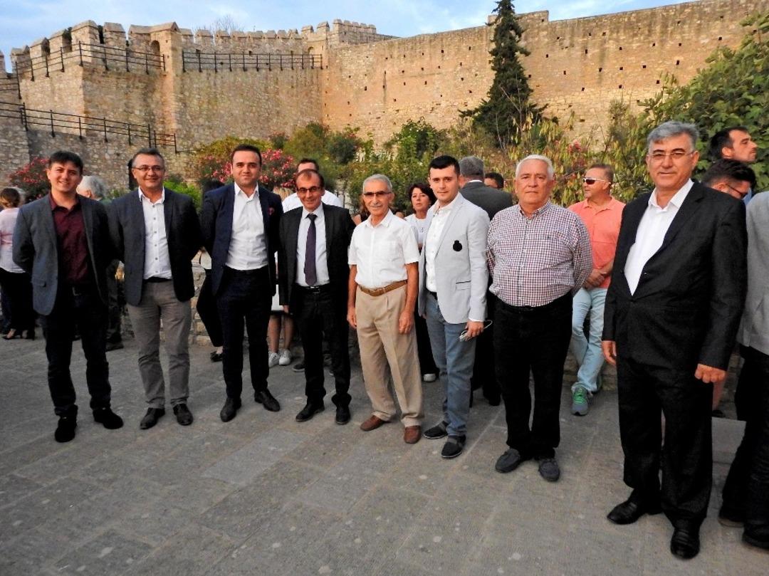 &Ccedil;eşme Festivali coşkusu kokteyle yansıdı