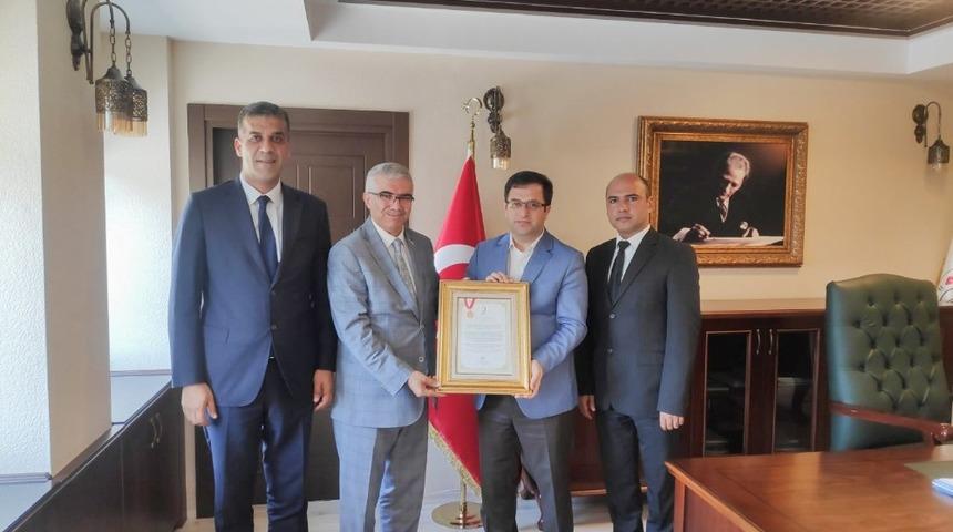 Kızılay’dan Milli Eğitime altın madalya