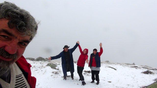 2300 rakımlı Yukarı Kavrun Yaylası, bembeyaz oldu 4