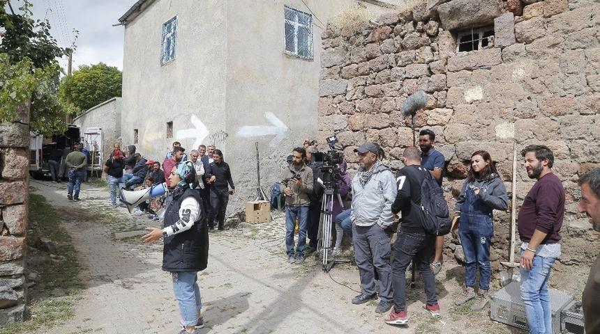 Başkan B&uuml;y&uuml;kkılı&ccedil;, Suveyda&rsquo;nın setinde