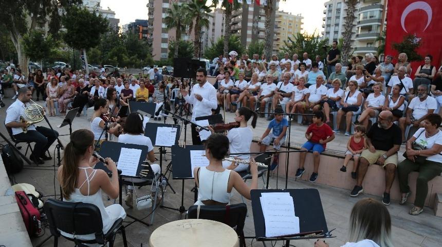 Mezitli&rsquo;de &rsquo;yaza veda&rsquo; konseri