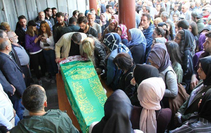 Neslican Tay'a son veda! Cenaze töreninden çok acı fotoğraflar... G2