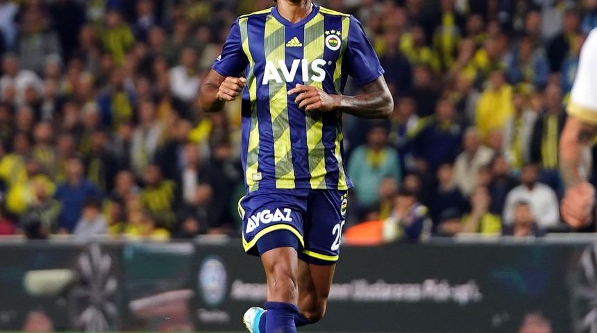 Gustavo, Ersun Yanal&rsquo;ın y&uuml;z&uuml;n&uuml; g&uuml;ld&uuml;rd&uuml;