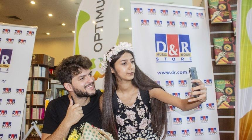 Mira&ccedil; &Ccedil;ağrı Aktaş, Adanalı okurlarıyla buluştu