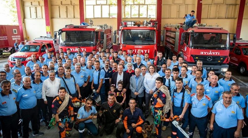 Se&ccedil;er, itfaiye personelini ziyaret etti