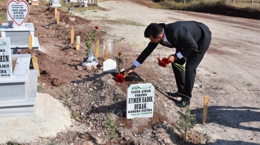 Eymen bebek kabri başında anıldı