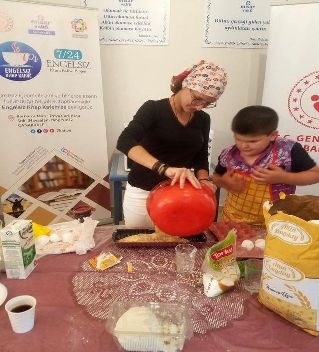 Çanakkaleli AK Kadınlardan ’Tarçınlı Kek Yapıyoruz’ etkinliği