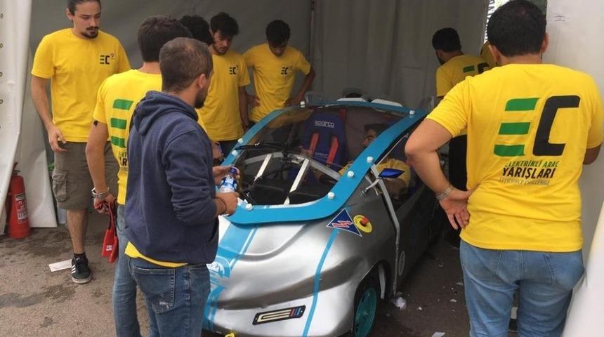 ISUB&Uuml;&rsquo;n&uuml;n elektromobili &lsquo;Davraz&rsquo;, İstanbul TEKNOFEST finallerinde yarıştı
