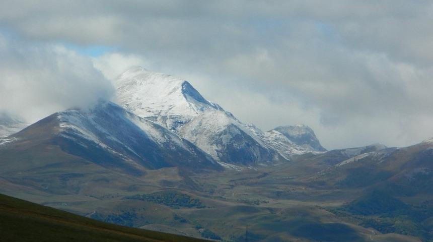 Posof&rsquo;a mevsimin ilk karı yağdı