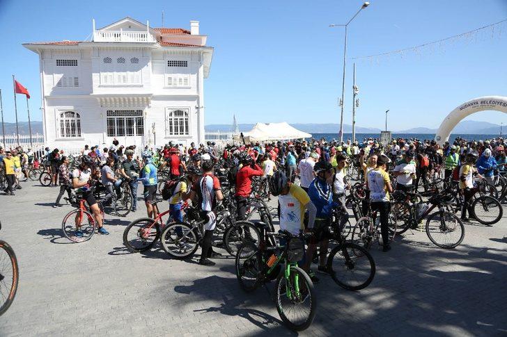 Kanserle mücadele eden çocuklar için pedal çevirdiler G4