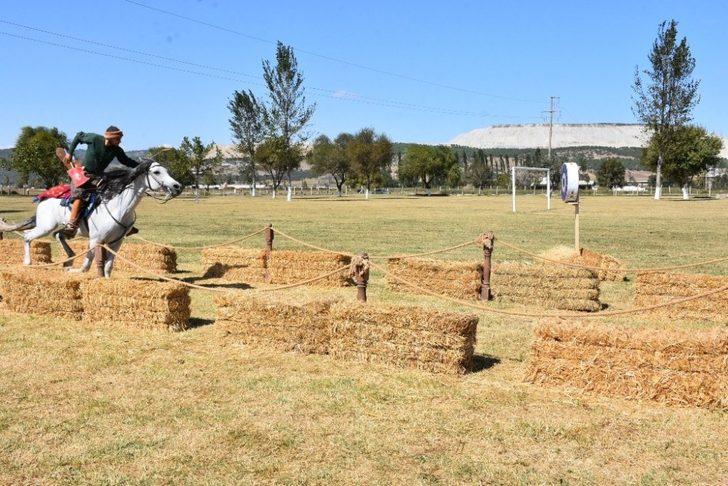 Atlı Okçuluk Türkiye Şampiyonası yapıldı G4