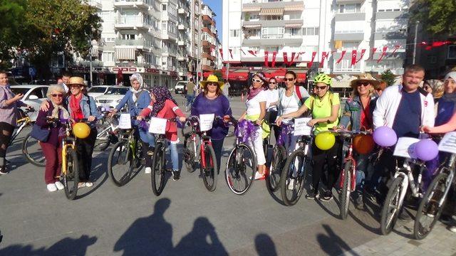 Süslü Kadınlardan bisiklet turu