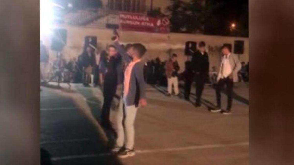 Kına gecesinde havaya ateş a&ccedil;an &ccedil;ocuk ve babası hakkında işlem başlatıldı