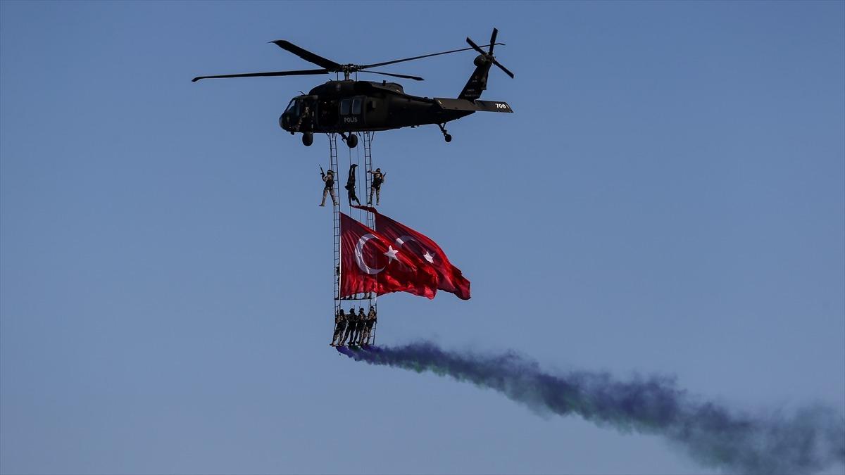 Sel&ccedil;uk Bayraktar: 1,5 milyonu da aştık ve d&uuml;nya rekoru kırdık