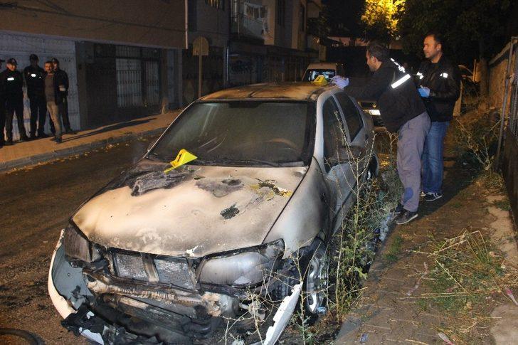 Karaman'da park halindeki araç küle döndü! G3