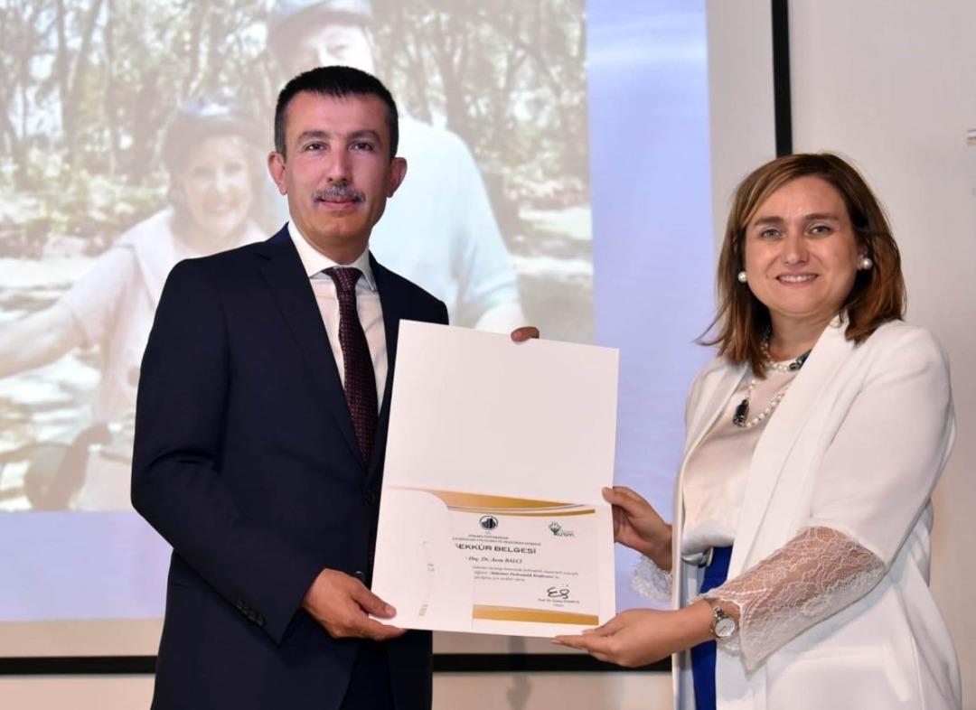 D&uuml;nya Alzheimer G&uuml;n&uuml;&rsquo;nde Ulucanlar&rsquo;da buluşuldu