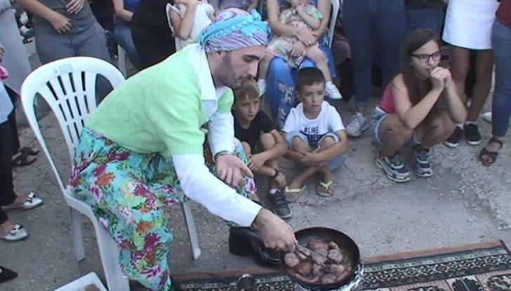 Ölen eşinin kuklasını yaptı! Yanından ayırmıyor G4