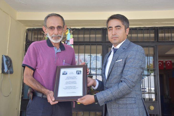 Okulların açıldığı ilk gün hayatını kaybeden öğretmeninin adı okulunda yaşayacak G4