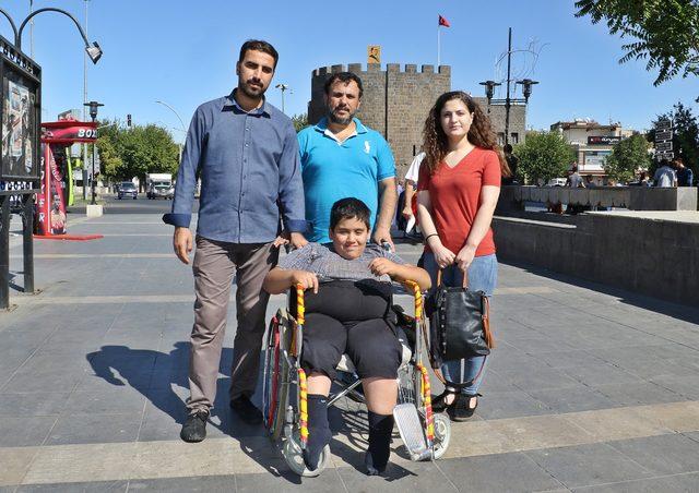 Engelli Şeyhmus'un hayalini Galatasaraylı Selçuk gerçeğe çeviriyor
