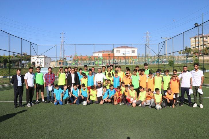 Başkan Say, futbol okulunda miniklerle buluştu G3