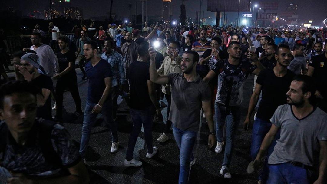 &Uuml;lke ayağa kalktı! 300 kişi g&ouml;zaltında