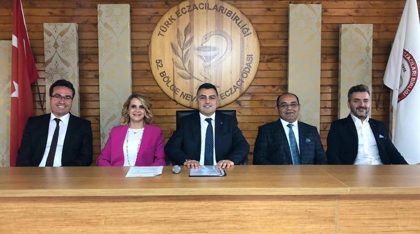Nevşehir Eczacılar Odası başkanı Tansu Dörtkol güven tazeledi