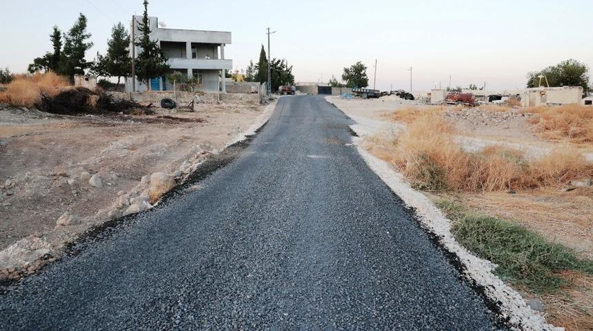Şanlıurfa kırsalında yol &ccedil;alışmaları devam ediyor