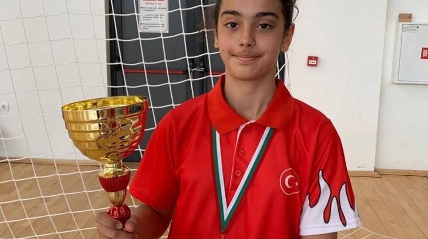 Erzincanlı milli sporcu küçük yaşta büyük başarı yakaladı