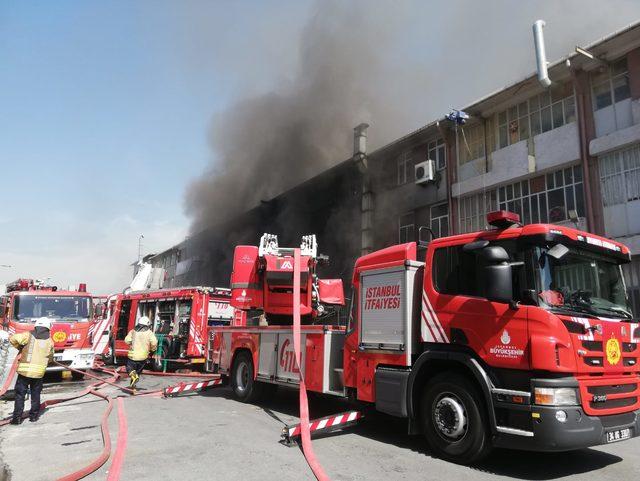 Başakşehir İkitelli Organize Sanayi Bölgesi'nde yangın (2)