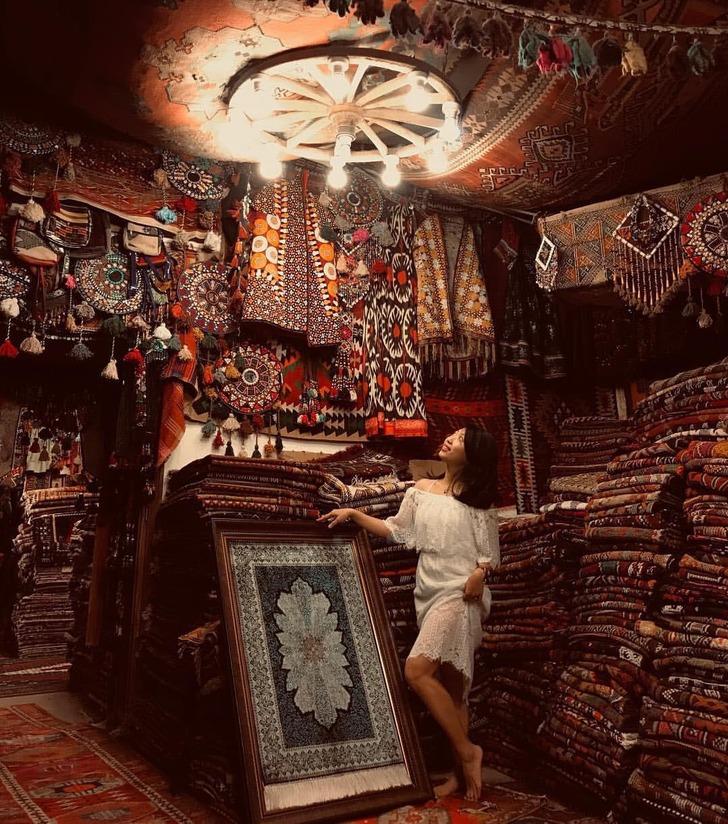 Rengarenk halı hanı, fotoğraf stüdyosu oldu G2