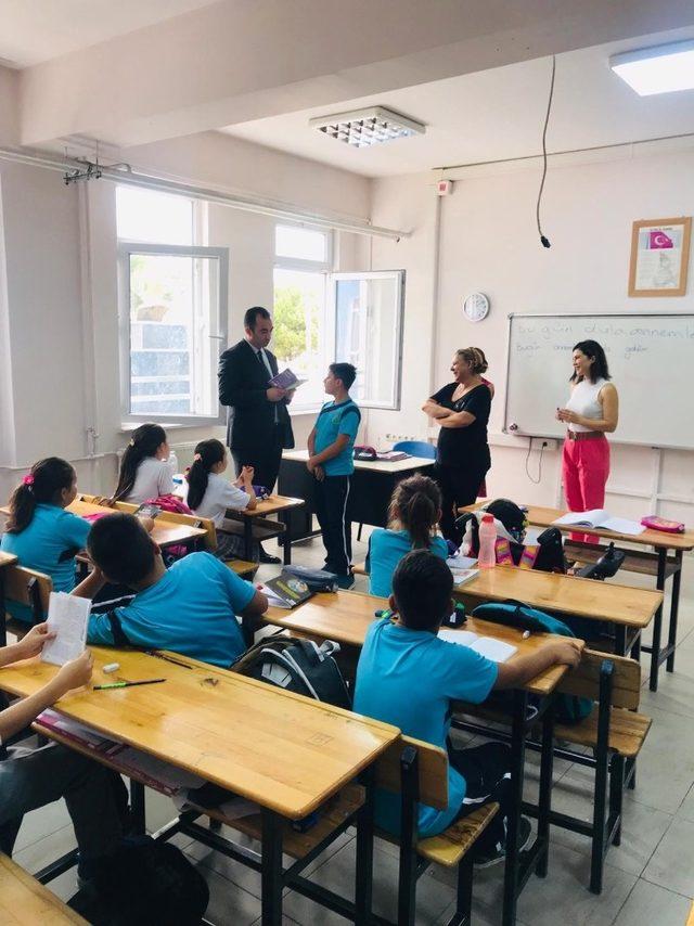 İl Mili Eğitim Müdürü Yılmaz’dan Mehmet Akif Ersoy Ortaokuluna ziyaret