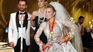 Aylin Coşkun altınlarını anlatmaya doymadı! 'Takı takmadan gidenleri eve bekliyorum'