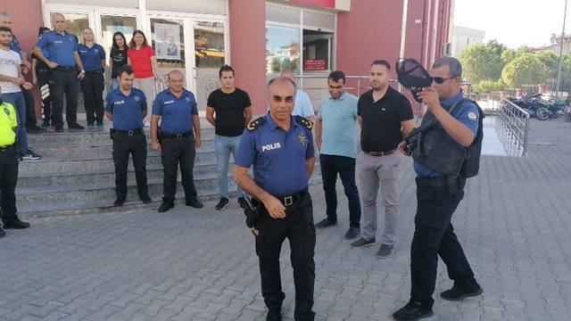 Emniyet Müdürü Mehmet Akbıyık, emniyet personeliyle vedalaştı.