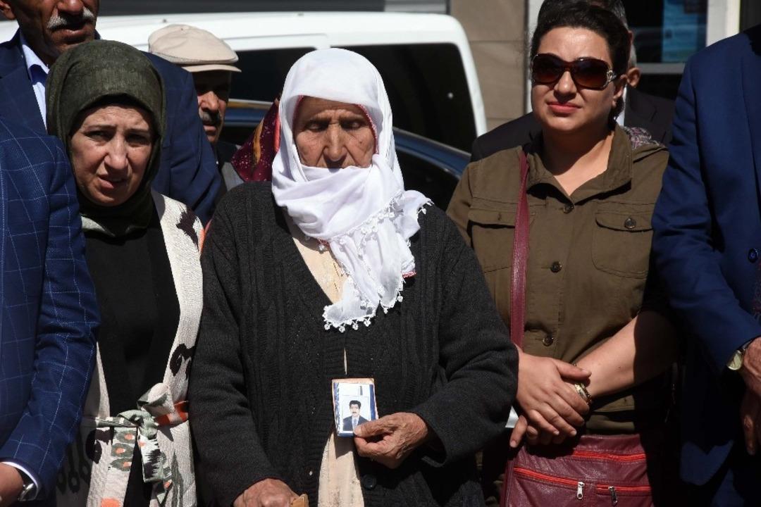 Bitlis&rsquo;ten Diyarbakır&rsquo;daki annelere destek