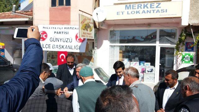 Günyüzü’nde vatandaşa aşure ikramı