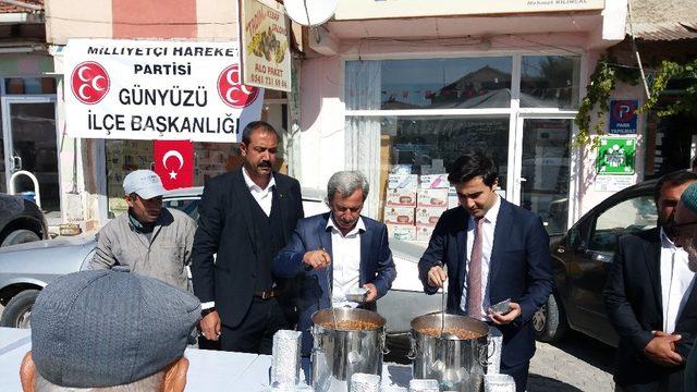 Günyüzü’nde vatandaşa aşure ikramı