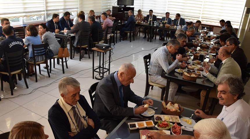 İl&ccedil;e Hayat Boyu &Ouml;ğrenme, Halk Eğitimi Planlama ve İşbirliği Komisyonu toplantısı ger&ccedil;ekleştirildi