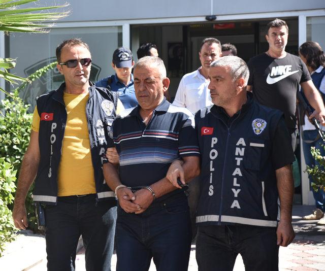 Antalya'da 91 yaşındaki kadının başına çekiçle vurup gasbeden saldırgan yakalandı