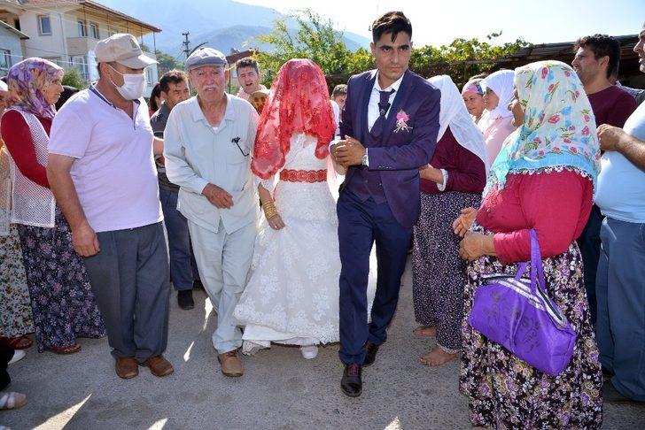 Gelin arabasına değil ata bindiler G2