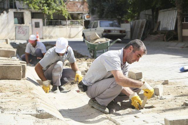 Ata Mahallesi’nde yollar yenileniyor