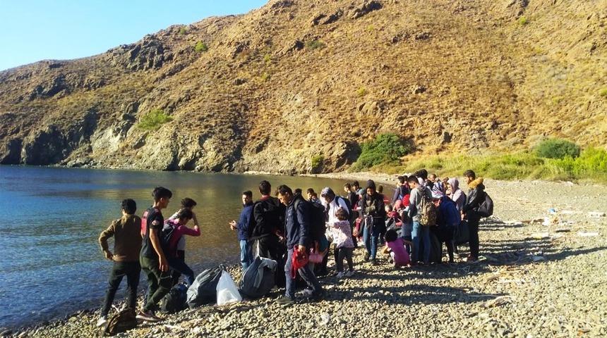 Koyda tekne beklerken yakalandılar