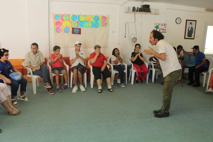 Kuşadası Belediyesi’nden engellilere drama eğitimi G2