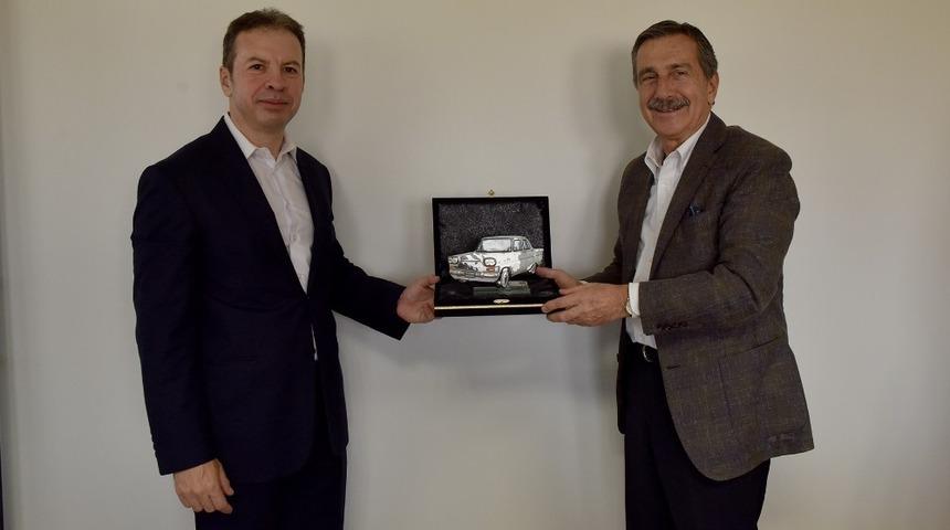 Başkan Ata&ccedil; fabrika ziyaretlerini s&uuml;rd&uuml;r&uuml;yor