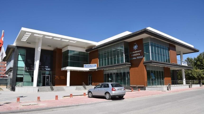 Sel&ccedil;uklu&rsquo;da sosyal tesisler il&ccedil;eye değer katıyor