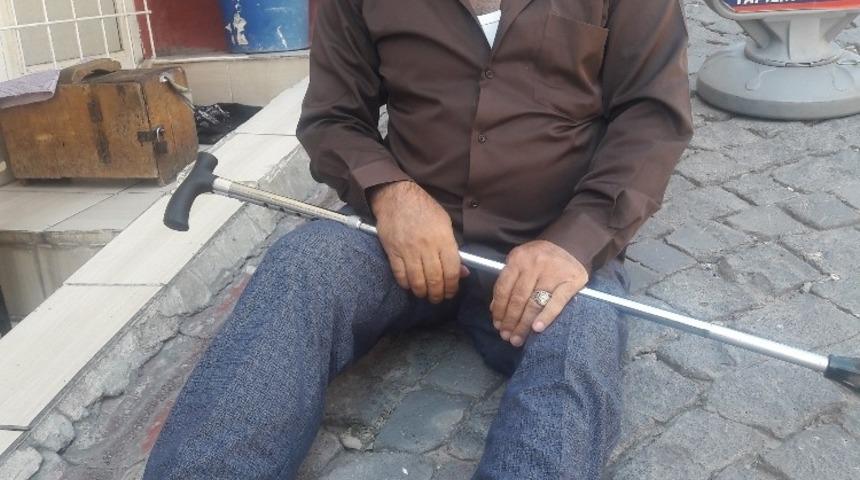 Y&uuml;r&uuml;me engelli vatandaşın ak&uuml;l&uuml; sandalye isteği