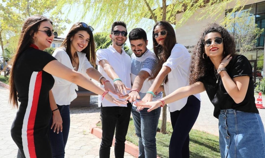 Yeni &uuml;niversiteliler oryantasyon ile adaptasyon sağladı